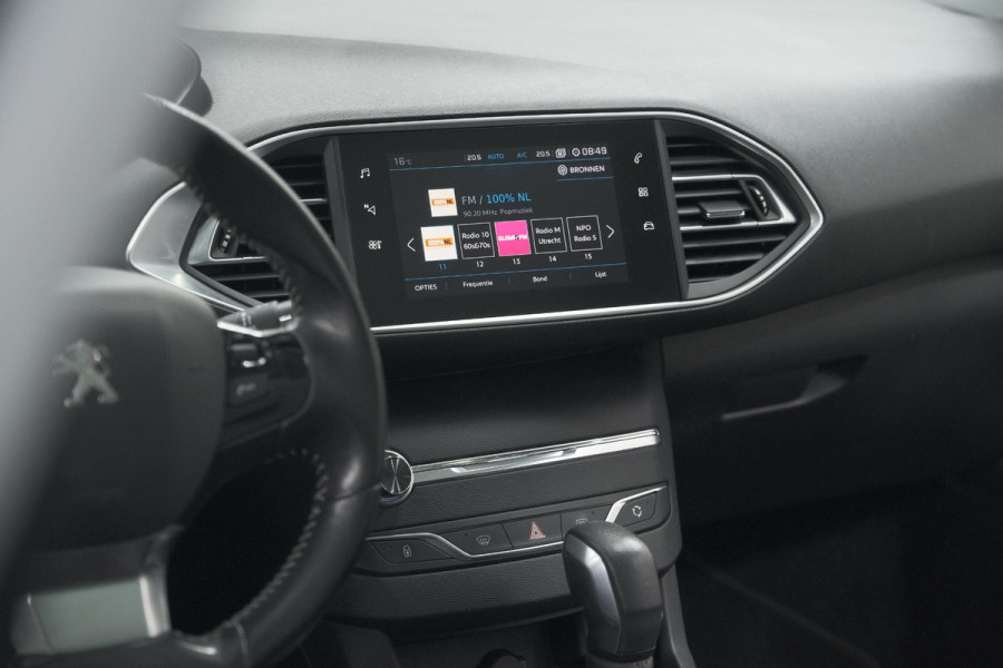 Peugeot 308 PureTech 130 EAT6 Allure | Trekhaak | Camera | Panoramadak | Apple Carplay