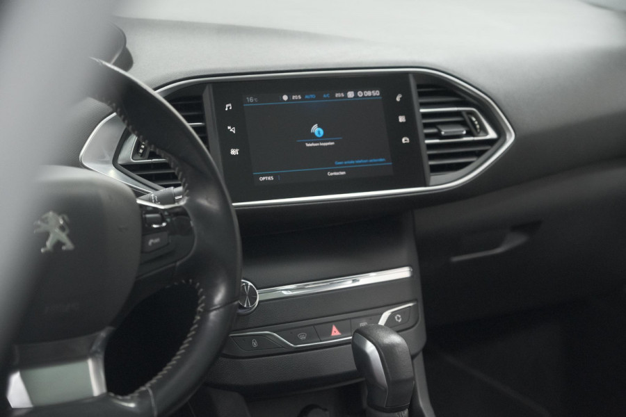 Peugeot 308 PureTech 130 EAT6 Allure | Trekhaak | Camera | Panoramadak | Apple Carplay