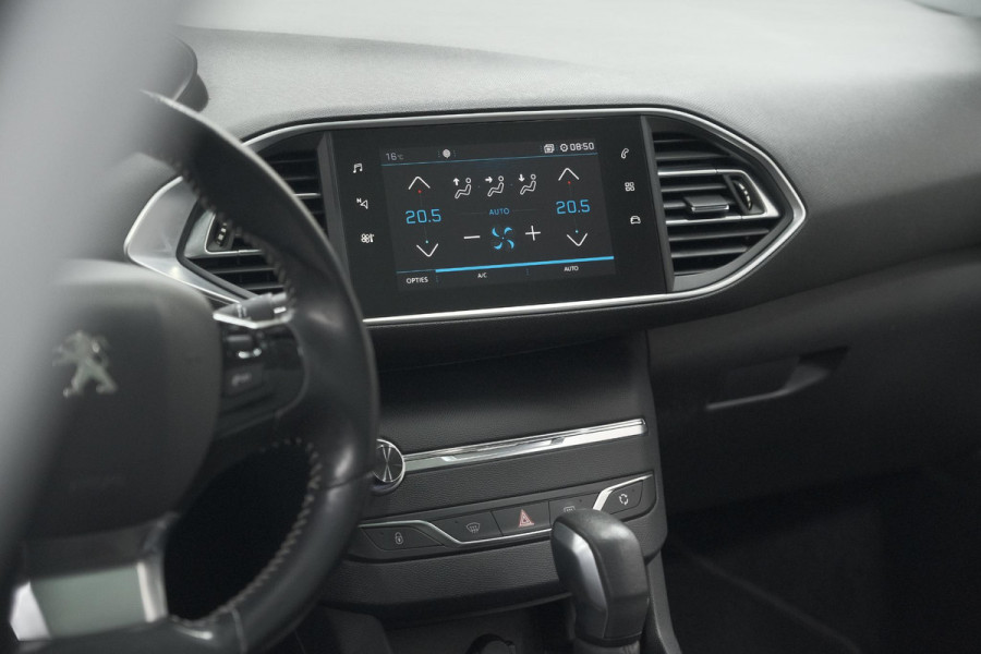 Peugeot 308 PureTech 130 EAT6 Allure | Trekhaak | Camera | Panoramadak | Apple Carplay