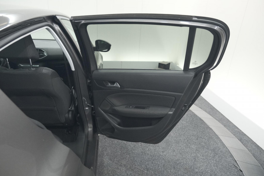 Peugeot 308 PureTech 130 EAT6 Allure | Trekhaak | Camera | Panoramadak | Apple Carplay