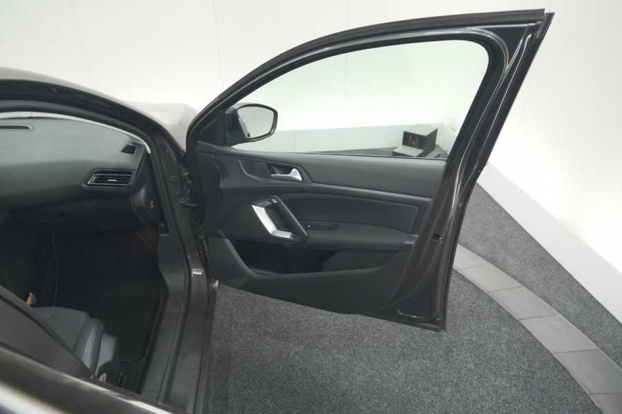 Peugeot 308 PureTech 130 EAT6 Allure | Trekhaak | Camera | Panoramadak | Apple Carplay