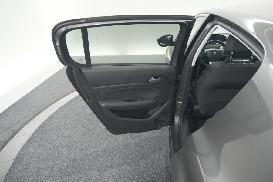 Peugeot 308 PureTech 130 EAT6 Allure | Trekhaak | Camera | Panoramadak | Apple Carplay