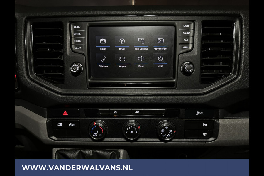 Volkswagen Crafter 2.0 TDI 140 pk L3H3 L2H2 Euro6 Airco | Camera | 3000kg trekvermogen | Apple Carplay Android Auto, CruiseControl, Parkeersensoren, Chauffeursstoel, Bijrijdersbank