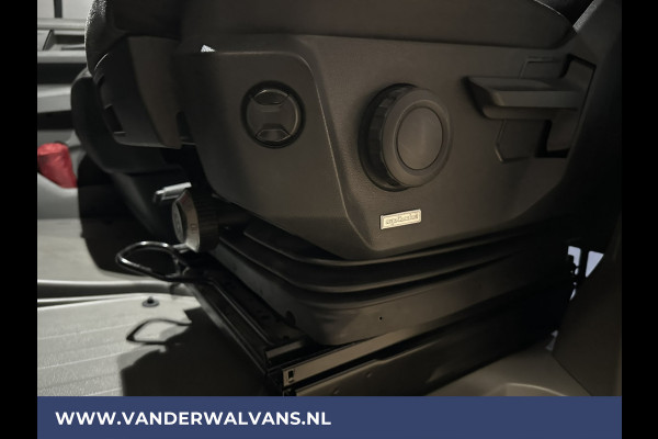 Volkswagen Crafter 2.0 TDI 140 pk L3H3 L2H2 Euro6 Airco | Camera | 3000kg trekvermogen | Apple Carplay Android Auto, CruiseControl, Parkeersensoren, Chauffeursstoel, Bijrijdersbank