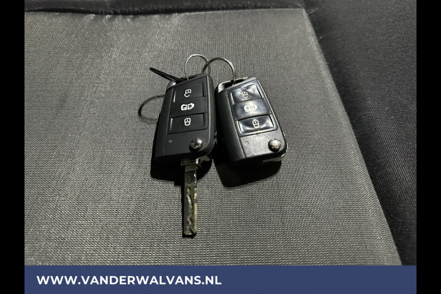Volkswagen Crafter 2.0 TDI 140 pk L3H3 L2H2 Euro6 ** Airco | Cruisecontrol | Camera | Apple Carplay Android Auto, Parkeersensoren, Bijrijdersbank, 3000kg Trekvermogen