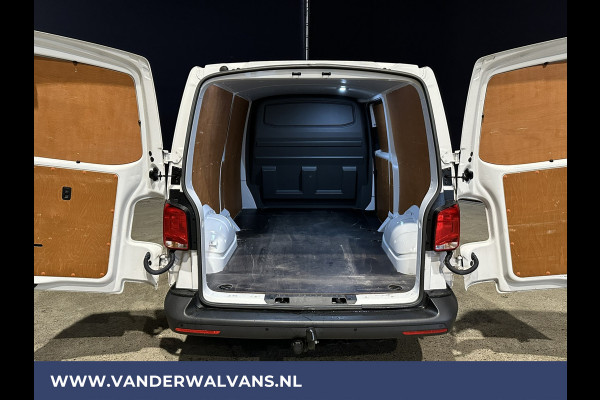 Volkswagen Transporter 2.0 TDI 150 pk L2H1 Euro6 Airco | Trekhaak | Apple Carplay | Android Auto Parkeersensoren, Cruisecontrol