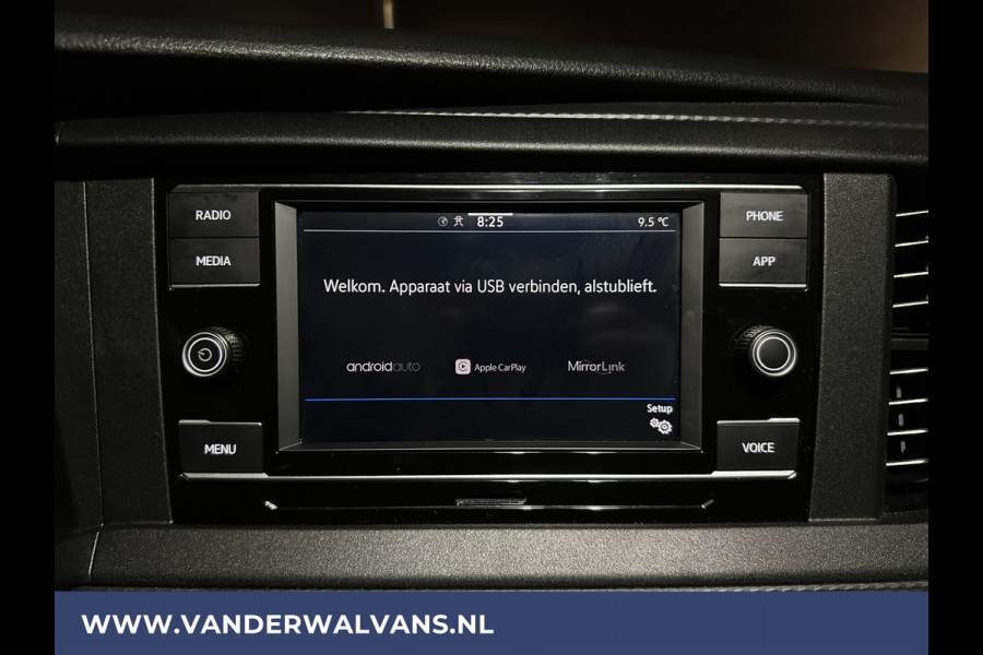 Volkswagen Transporter 2.0 TDI 150 pk L2H1 Euro6 Airco | Trekhaak | Apple Carplay | Android Auto Parkeersensoren, Cruisecontrol