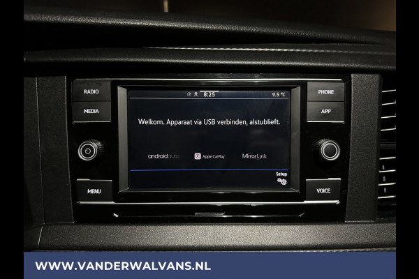 Volkswagen Transporter 2.0 TDI 150 pk L2H1 Euro6 Airco | Trekhaak | Apple Carplay | Android Auto Parkeersensoren, Cruisecontrol