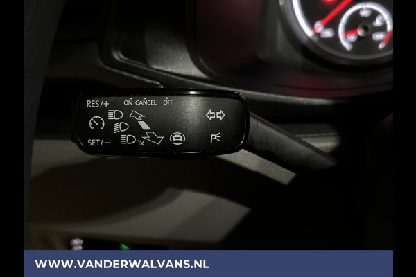 Volkswagen Transporter 2.0 TDI 150 pk L2H1 Euro6 Airco | Trekhaak | Apple Carplay | Android Auto Parkeersensoren, Cruisecontrol