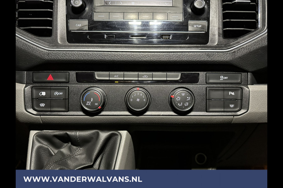 Volkswagen Crafter 2.0 TDI 140 pk L3H3 L2H2 Euro6 ** Airco | 3000kg Trekvermogen | Cruisecontrol | Parkeersensoren Bijrijdersbank, verwarmde voorruit, multimedia voorbereiding
