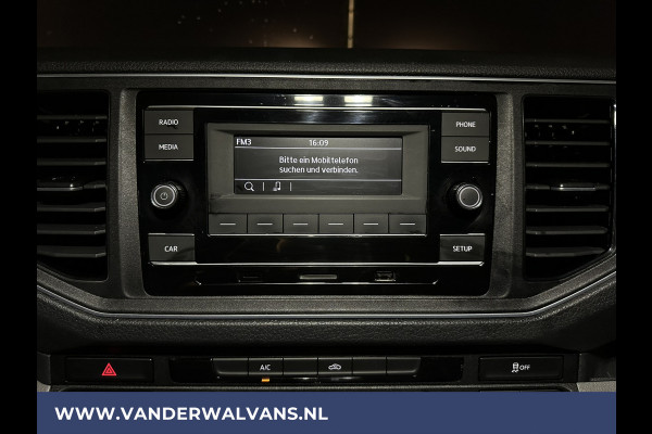 Volkswagen Crafter 2.0 TDI 140 pk L3H3 L2H2 Euro6 ** Airco | 3000kg Trekvermogen | Cruisecontrol | Parkeersensoren Bijrijdersbank, verwarmde voorruit, multimedia voorbereiding