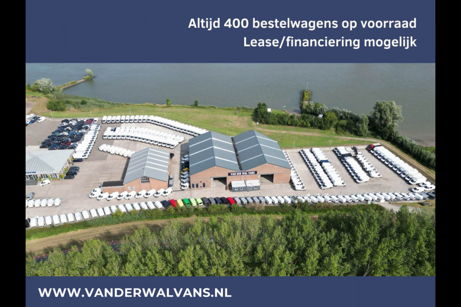 Volkswagen Crafter 2.0 TDI 140 pk L3H3 L2H2 Euro6 ** Airco | 3000kg Trekvermogen | Cruisecontrol | Parkeersensoren Bijrijdersbank, verwarmde voorruit, multimedia voorbereiding
