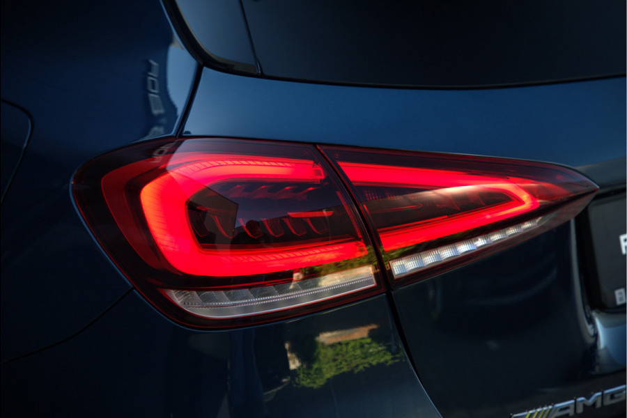 Mercedes-Benz A-Klasse AMG 35 4MATIC Edition 1 | Panoramadak | Burmester | AMG Performance Recaro stoelen | Stoelverwarming | Keyless | Aero pack | Adaptive Cruise Control | Ambiance verlichting | 360 Camera |