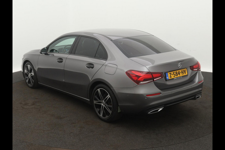 Mercedes-Benz A-Klasse 200 Premium SFEERVERLICHTING WIDE-SCREEN CAMERA LEER