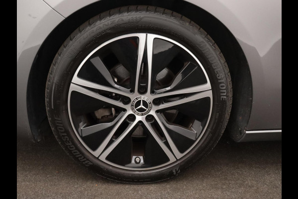 Mercedes-Benz A-Klasse 200 Premium SFEERVERLICHTING WIDE-SCREEN CAMERA LEER