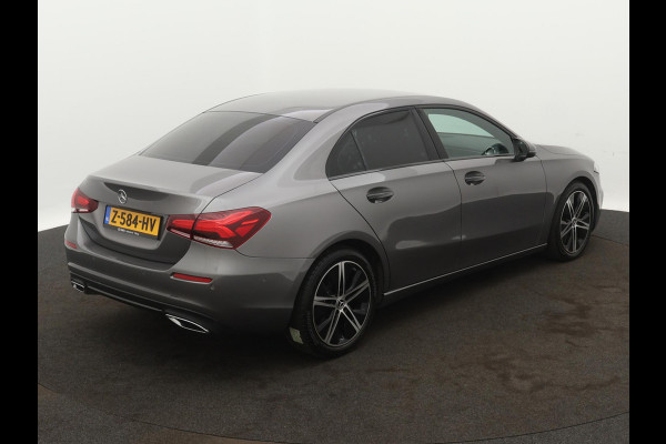 Mercedes-Benz A-Klasse 200 Premium SFEERVERLICHTING WIDE-SCREEN CAMERA LEER