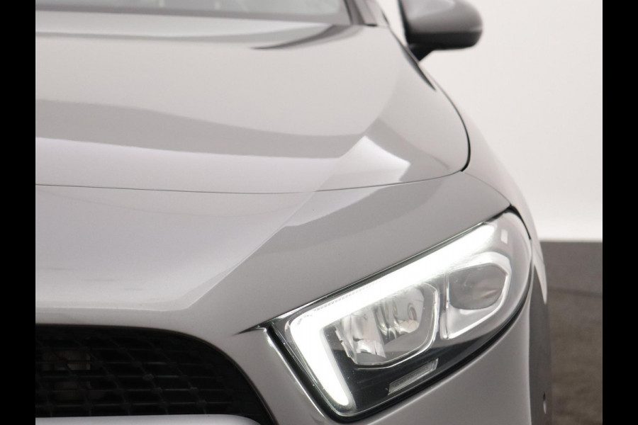 Mercedes-Benz A-Klasse 200 Premium SFEERVERLICHTING WIDE-SCREEN CAMERA LEER