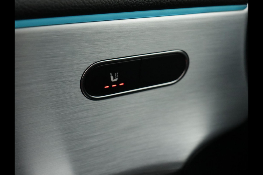 Mercedes-Benz A-Klasse 200 Premium SFEERVERLICHTING WIDE-SCREEN CAMERA LEER