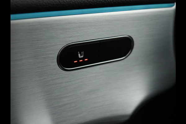 Mercedes-Benz A-Klasse 200 Premium SFEERVERLICHTING WIDE-SCREEN CAMERA LEER