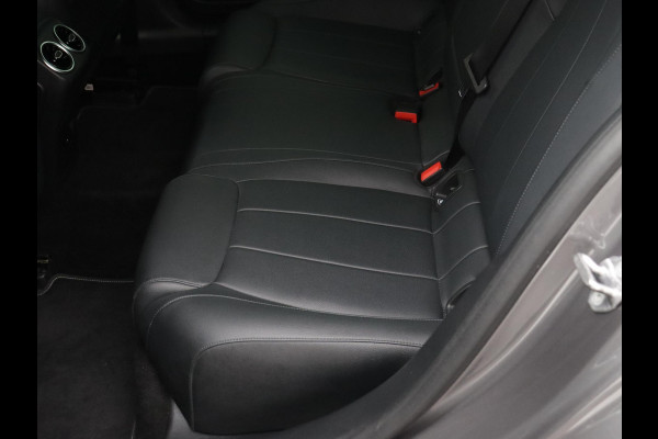 Mercedes-Benz A-Klasse 200 Premium SFEERVERLICHTING WIDE-SCREEN CAMERA LEER