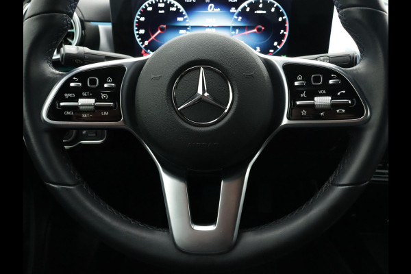 Mercedes-Benz A-Klasse 200 Premium SFEERVERLICHTING WIDE-SCREEN CAMERA LEER