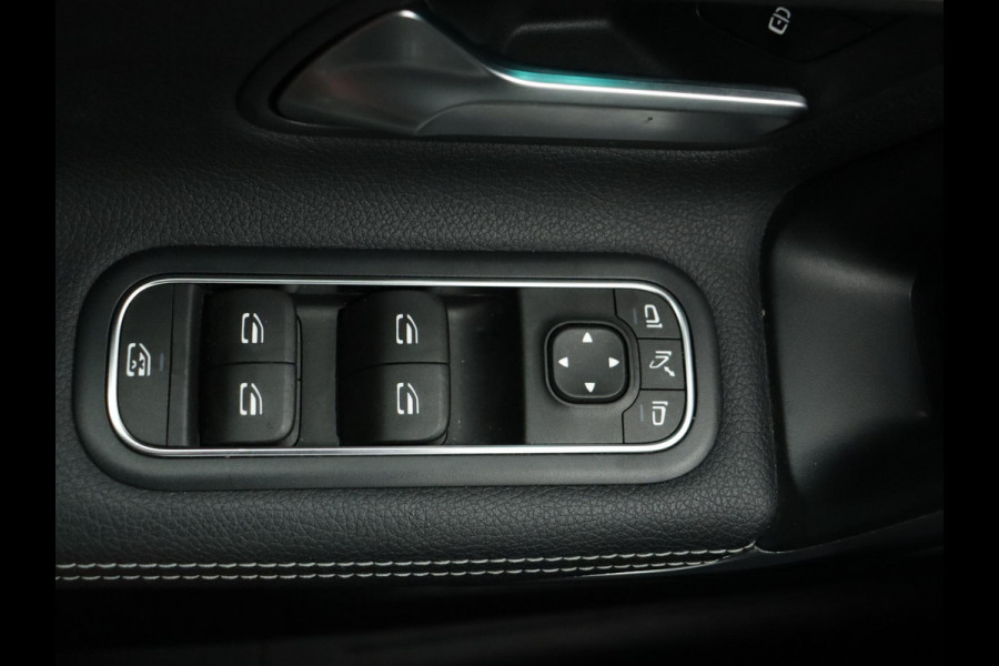 Mercedes-Benz A-Klasse 200 Premium SFEERVERLICHTING WIDE-SCREEN CAMERA LEER