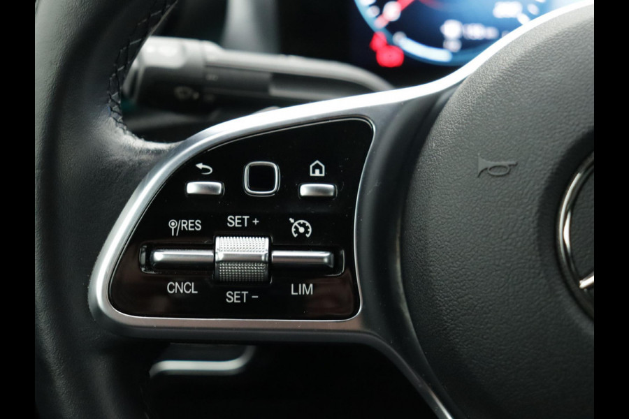 Mercedes-Benz A-Klasse 200 Premium SFEERVERLICHTING WIDE-SCREEN CAMERA LEER