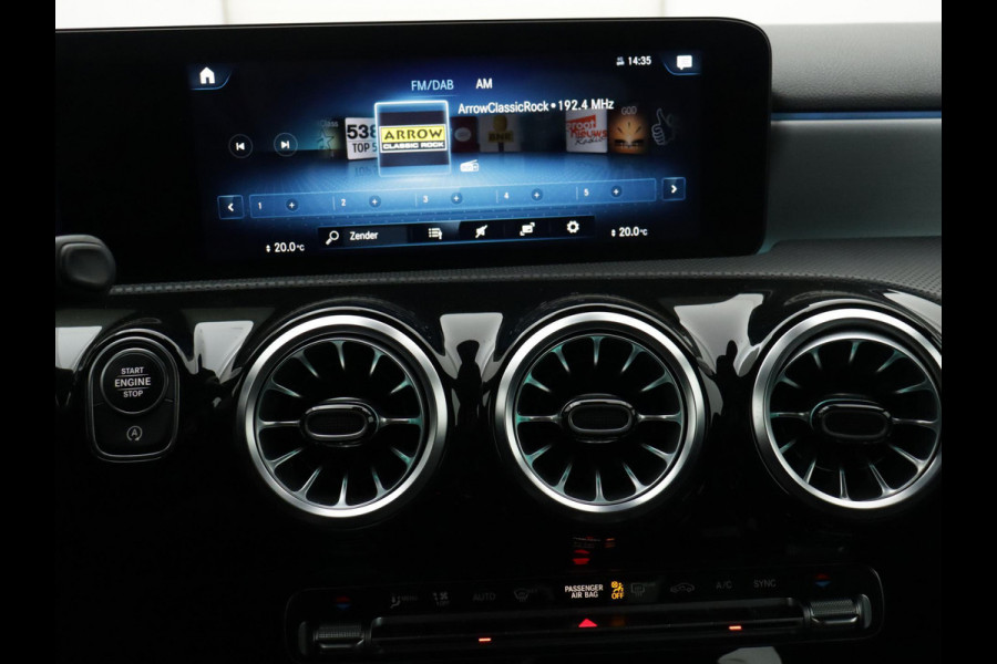 Mercedes-Benz A-Klasse 200 Premium SFEERVERLICHTING WIDE-SCREEN CAMERA LEER