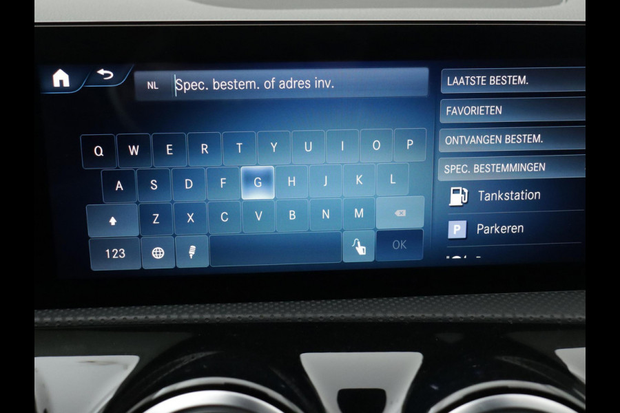 Mercedes-Benz A-Klasse 200 Premium SFEERVERLICHTING WIDE-SCREEN CAMERA LEER
