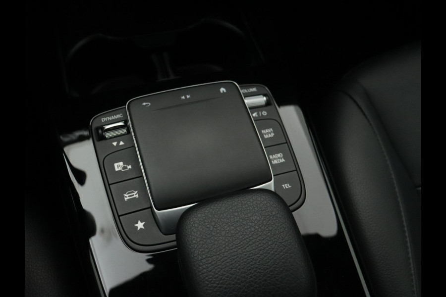 Mercedes-Benz A-Klasse 200 Premium SFEERVERLICHTING WIDE-SCREEN CAMERA LEER