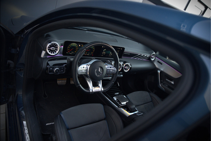 Mercedes-Benz A-Klasse AMG 35 4MATIC Edition 1 | Panoramadak | Burmester | AMG Performance Recaro stoelen | Stoelverwarming | Keyless | Aero pack | Adaptive Cruise Control | Ambiance verlichting | 360 Camera |