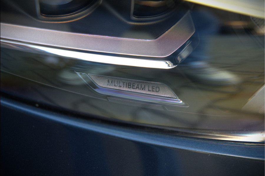 Mercedes-Benz A-Klasse AMG 35 4MATIC Edition 1 | Panoramadak | Burmester | AMG Performance Recaro stoelen | Stoelverwarming | Keyless | Aero pack | Adaptive Cruise Control | Ambiance verlichting | 360 Camera |