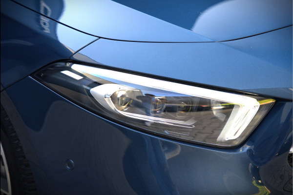 Mercedes-Benz A-Klasse AMG 35 4MATIC Edition 1 | Panoramadak | Burmester | AMG Performance Recaro stoelen | Stoelverwarming | Keyless | Aero pack | Adaptive Cruise Control | Ambiance verlichting | 360 Camera |