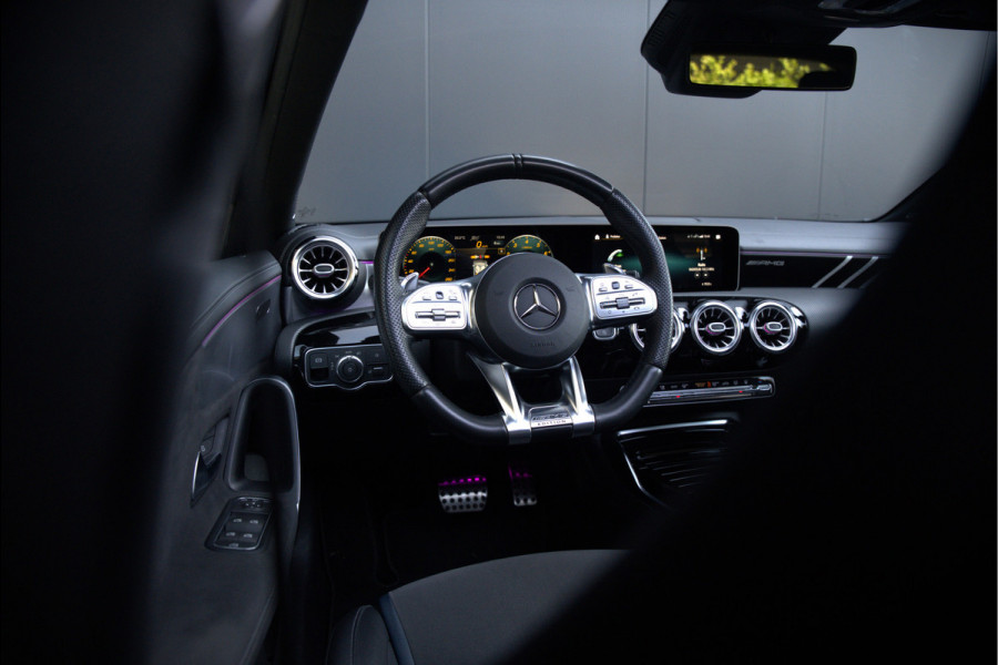 Mercedes-Benz A-Klasse AMG 35 4MATIC Edition 1 | Panoramadak | Burmester | AMG Performance Recaro stoelen | Stoelverwarming | Keyless | Aero pack | Adaptive Cruise Control | Ambiance verlichting | 360 Camera |