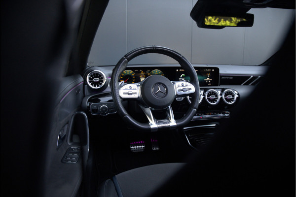 Mercedes-Benz A-Klasse AMG 35 4MATIC Edition 1 | Panoramadak | Burmester | AMG Performance Recaro stoelen | Stoelverwarming | Keyless | Aero pack | Adaptive Cruise Control | Ambiance verlichting | 360 Camera |