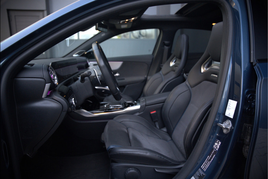 Mercedes-Benz A-Klasse AMG 35 4MATIC Edition 1 | Panoramadak | Burmester | AMG Performance Recaro stoelen | Stoelverwarming | Keyless | Aero pack | Adaptive Cruise Control | Ambiance verlichting | 360 Camera |