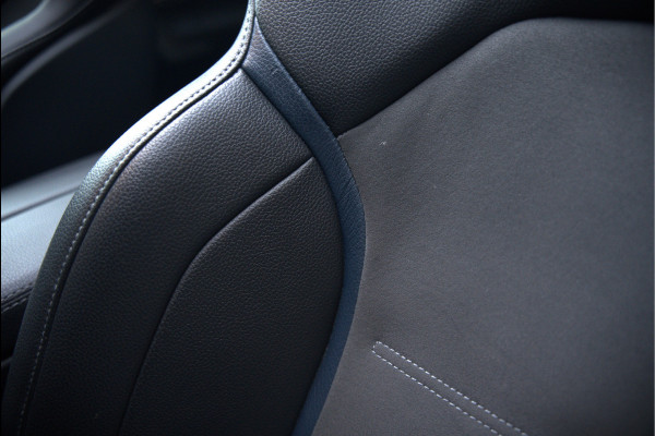 Mercedes-Benz A-Klasse AMG 35 4MATIC Edition 1 | Panoramadak | Burmester | AMG Performance Recaro stoelen | Stoelverwarming | Keyless | Aero pack | Adaptive Cruise Control | Ambiance verlichting | 360 Camera |
