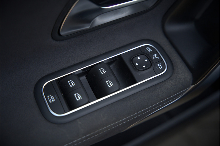 Mercedes-Benz A-Klasse AMG 35 4MATIC Edition 1 | Panoramadak | Burmester | AMG Performance Recaro stoelen | Stoelverwarming | Keyless | Aero pack | Adaptive Cruise Control | Ambiance verlichting | 360 Camera |