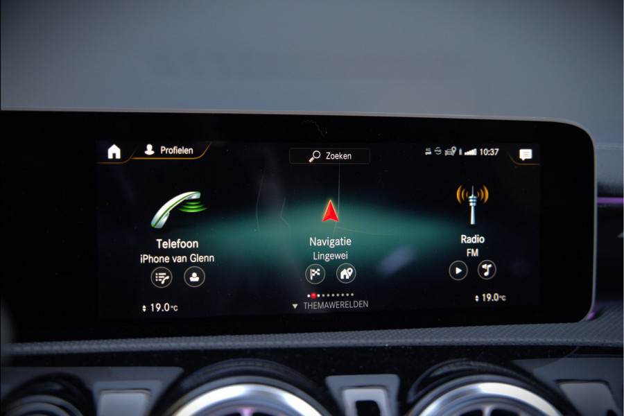 Mercedes-Benz A-Klasse AMG 35 4MATIC Edition 1 | Panoramadak | Burmester | AMG Performance Recaro stoelen | Stoelverwarming | Keyless | Aero pack | Adaptive Cruise Control | Ambiance verlichting | 360 Camera |