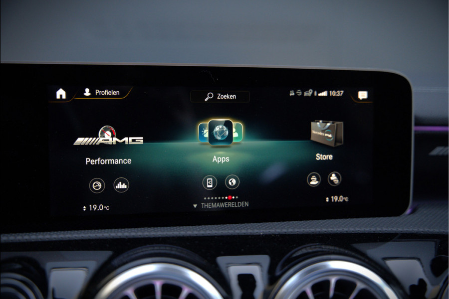 Mercedes-Benz A-Klasse AMG 35 4MATIC Edition 1 | Panoramadak | Burmester | AMG Performance Recaro stoelen | Stoelverwarming | Keyless | Aero pack | Adaptive Cruise Control | Ambiance verlichting | 360 Camera |