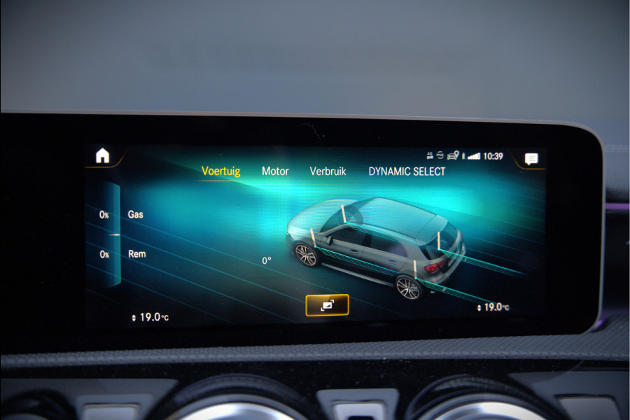 Mercedes-Benz A-Klasse AMG 35 4MATIC Edition 1 | Panoramadak | Burmester | AMG Performance Recaro stoelen | Stoelverwarming | Keyless | Aero pack | Adaptive Cruise Control | Ambiance verlichting | 360 Camera |