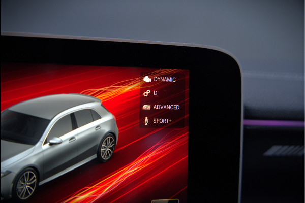 Mercedes-Benz A-Klasse AMG 35 4MATIC Edition 1 | Panoramadak | Burmester | AMG Performance Recaro stoelen | Stoelverwarming | Keyless | Aero pack | Adaptive Cruise Control | Ambiance verlichting | 360 Camera |