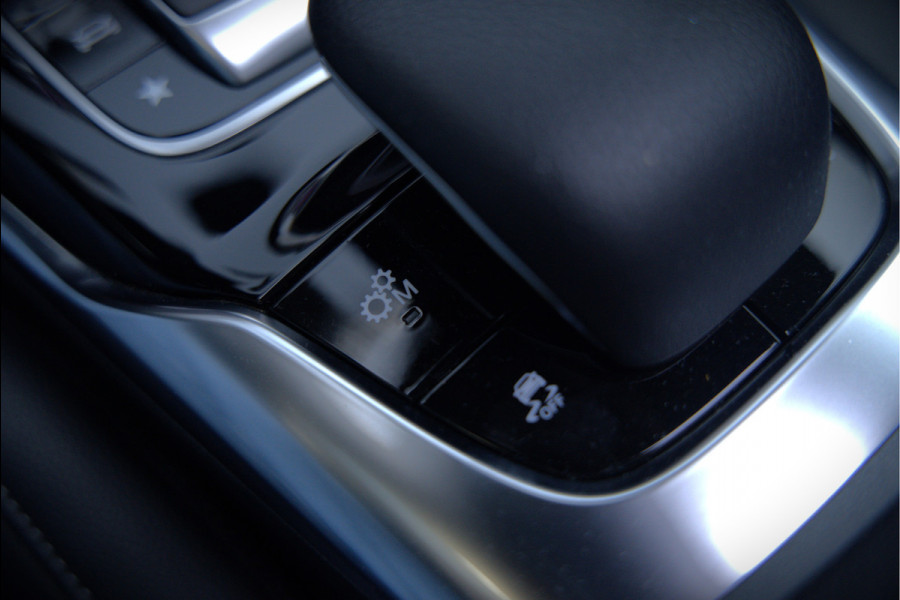 Mercedes-Benz A-Klasse AMG 35 4MATIC Edition 1 | Panoramadak | Burmester | AMG Performance Recaro stoelen | Stoelverwarming | Keyless | Aero pack | Adaptive Cruise Control | Ambiance verlichting | 360 Camera |