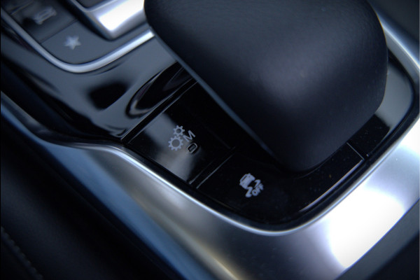 Mercedes-Benz A-Klasse AMG 35 4MATIC Edition 1 | Panoramadak | Burmester | AMG Performance Recaro stoelen | Stoelverwarming | Keyless | Aero pack | Adaptive Cruise Control | Ambiance verlichting | 360 Camera |