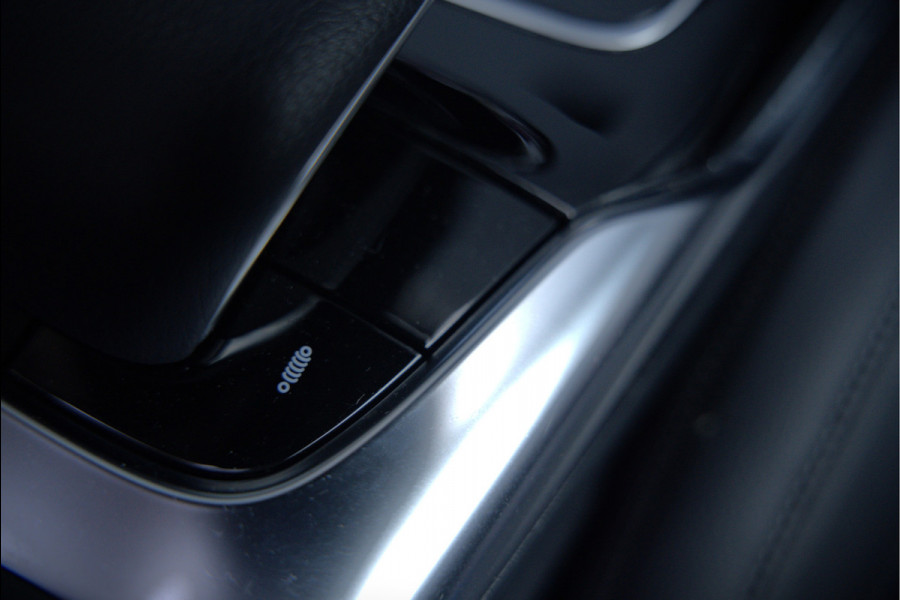 Mercedes-Benz A-Klasse AMG 35 4MATIC Edition 1 | Panoramadak | Burmester | AMG Performance Recaro stoelen | Stoelverwarming | Keyless | Aero pack | Adaptive Cruise Control | Ambiance verlichting | 360 Camera |