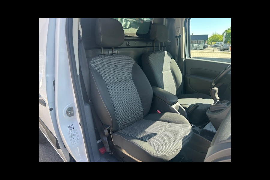 Mercedes-Benz Citan 109 CDI BlueEFFICIENCY Business Ambition AIRCO I NAVI I MISTLAMPEN I ELEKTRISCHE RAMEN & SPIEGELS I 1e EIGENAAR I COMPLETE ONDERHOUDSHISTORIE