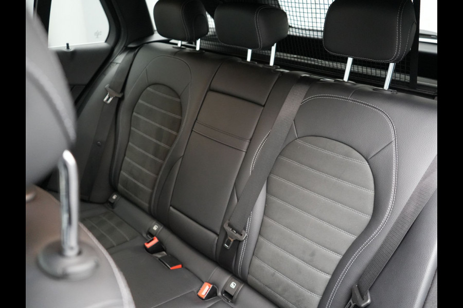 Mercedes-Benz C-Klasse Estate 180 Business Solution AMG Plus Upgrade Edition | Multibeam LED | Virtual | Apple Carplay | Afneembare Trekhaak | Alcantara Sportstoelen Verwarmd | Sfeerverlichting | Camera | 18"L.M |
