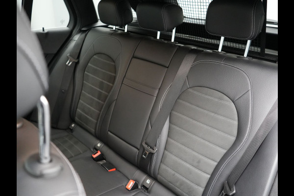 Mercedes-Benz C-Klasse Estate 180 Business Solution AMG Plus Upgrade Edition | Multibeam LED | Virtual | Apple Carplay | Afneembare Trekhaak | Alcantara Sportstoelen Verwarmd | Sfeerverlichting | Camera | 18"L.M |