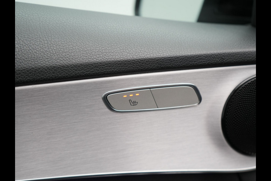 Mercedes-Benz C-Klasse Estate 180 Business Solution AMG Plus Upgrade Edition | Multibeam LED | Virtual | Apple Carplay | Afneembare Trekhaak | Alcantara Sportstoelen Verwarmd | Sfeerverlichting | Camera | 18"L.M |