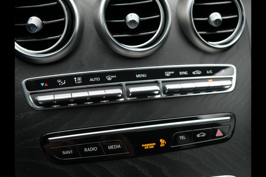 Mercedes-Benz C-Klasse Estate 180 Business Solution AMG Plus Upgrade Edition | Multibeam LED | Virtual | Apple Carplay | Afneembare Trekhaak | Alcantara Sportstoelen Verwarmd | Sfeerverlichting | Camera | 18"L.M |